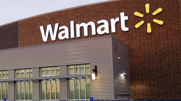 The American chain Walmart reported a significant increase in profit for the first quarter. The company’s shares responded to this news with a sharp rise!!!