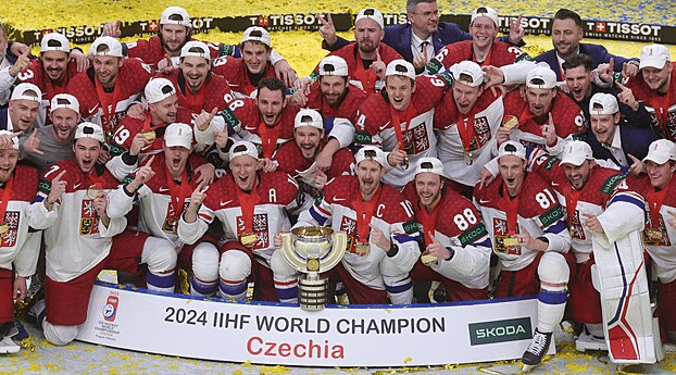Czech hockey players secured the world championship title after 14 years by defeating Switzerland 2-0!!!